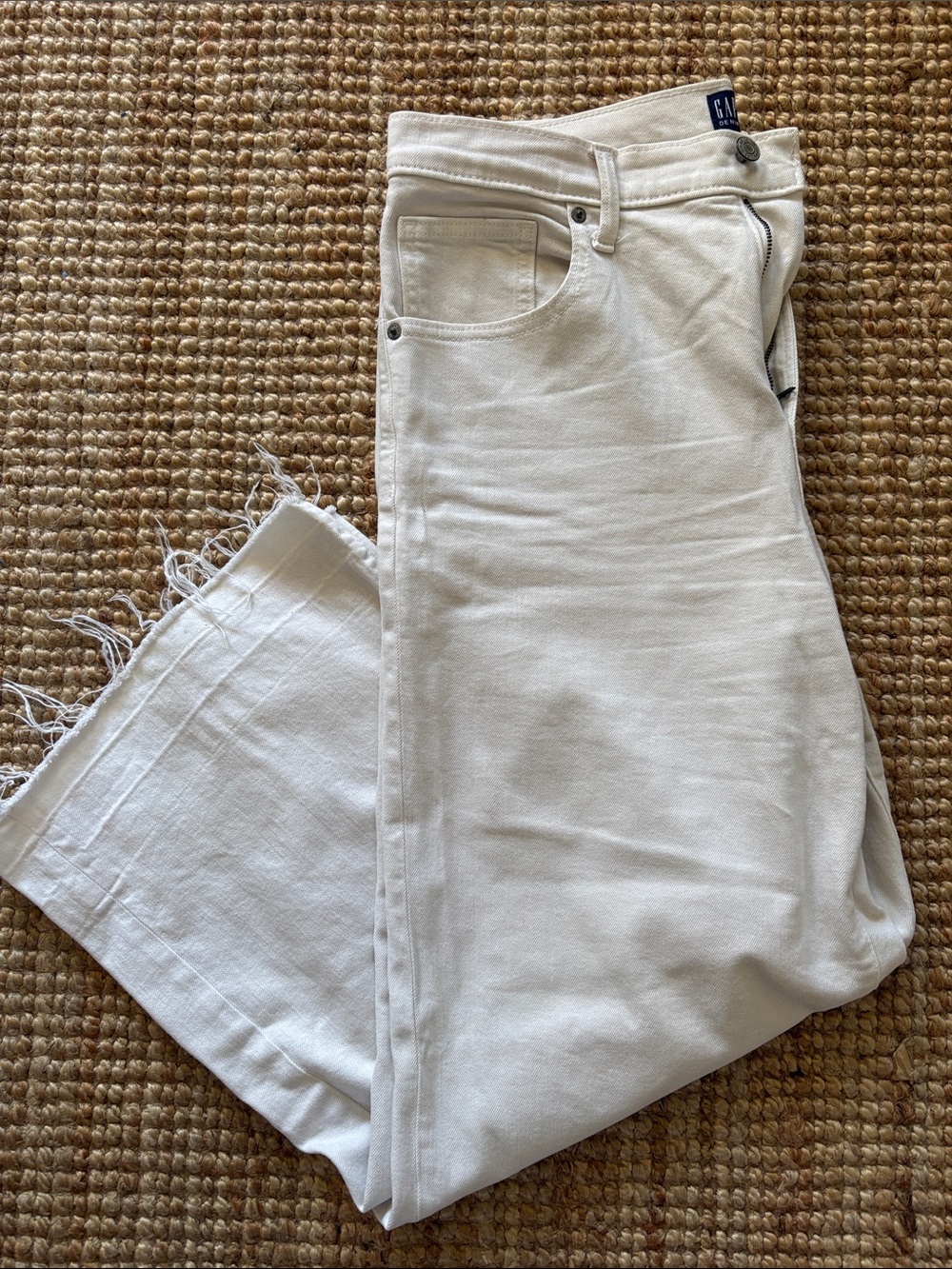 Gap high rise/wide leg crop jeans
